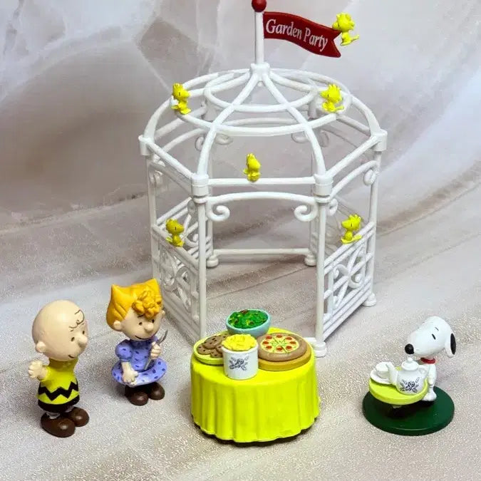 [BUNJANG] Snoopy Garden Party Figure Set / 스누피의 세계 가든파티 피규어 세트