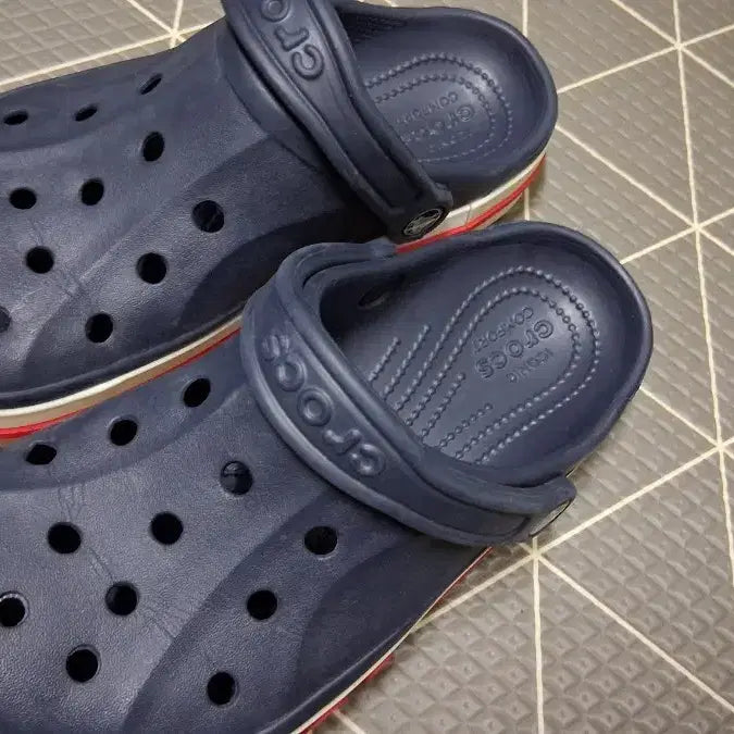 [BUNJANG] Crocs Navy Banding Sandals Slippers / 크록스 네이비 밴딩 샌들 슬리퍼235