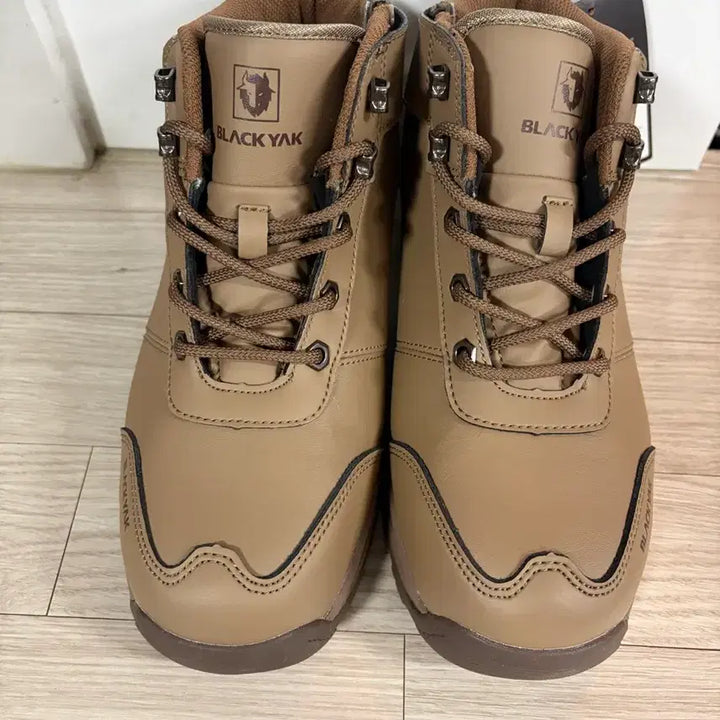 [BUNJANG] Black Yak Beige Hiking Safety Boots / 블랙야크 등산화 안전화 베이지색
