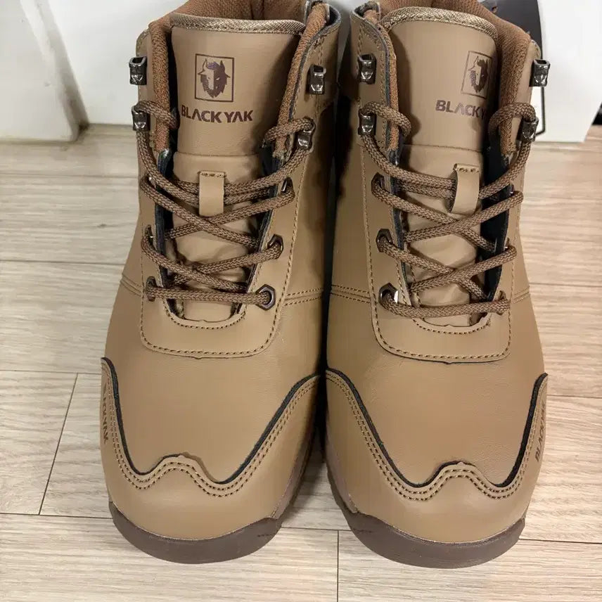 [BUNJANG] Black Yak Beige Hiking Safety Boots / 블랙야크 등산화 안전화 베이지색