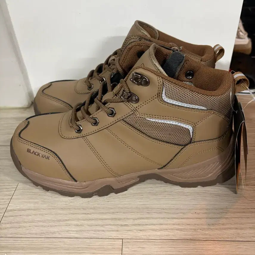 [BUNJANG] Black Yak Beige Hiking Safety Boots / 블랙야크 등산화 안전화 베이지색