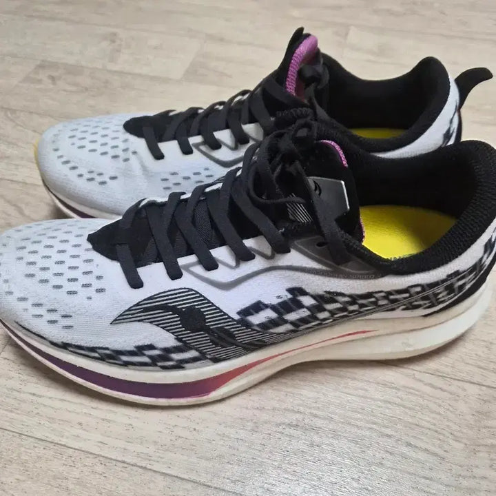[BUNJANG] Saucony Endorphin Speed Running Shoes / 써코니 엔돌핀스피드운동화