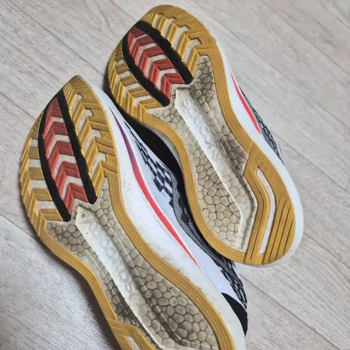 [BUNJANG] Saucony Endorphin Speed Running Shoes / 써코니 엔돌핀스피드운동화