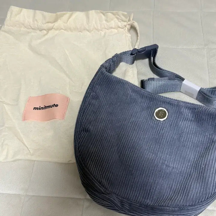 [BUNJANG] MinuteMute Corduroy Bag Blue / 미닛뮤트 클로웨이스트 코듀로이 블루(새제품)