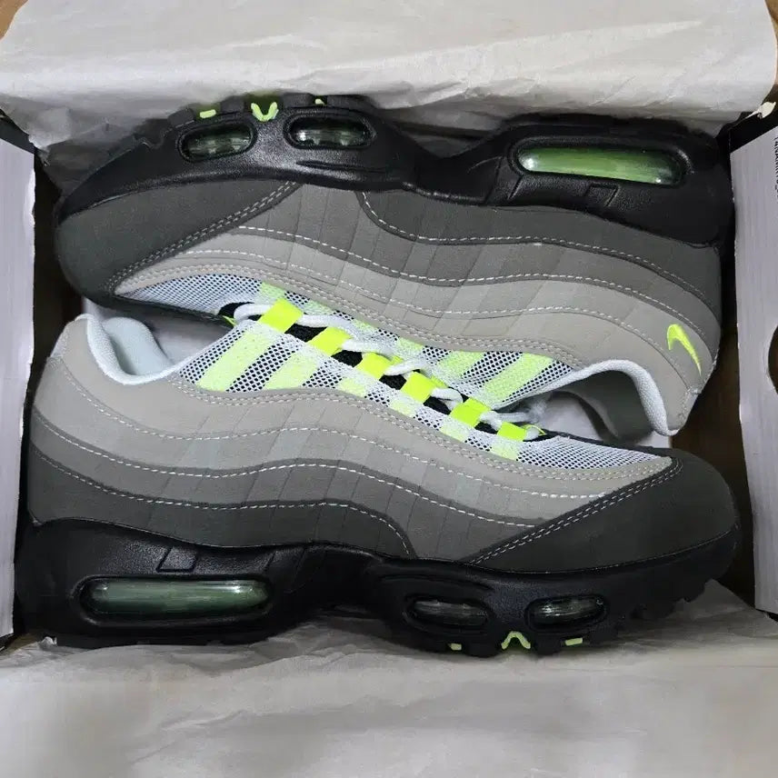 [BUNJANG] Nike Air Max 95 Fluorescent Sneakers / 나이키 에어맥스 95 형광 새상품