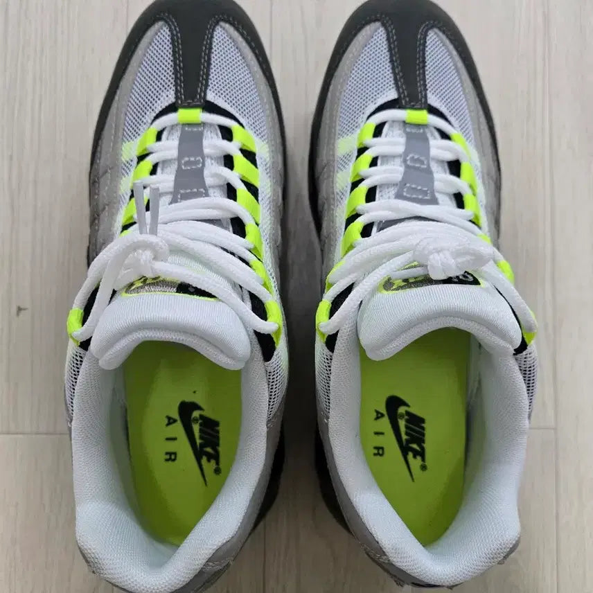 [BUNJANG] Nike Air Max 95 Fluorescent Sneakers / 나이키 에어맥스 95 형광 새상품