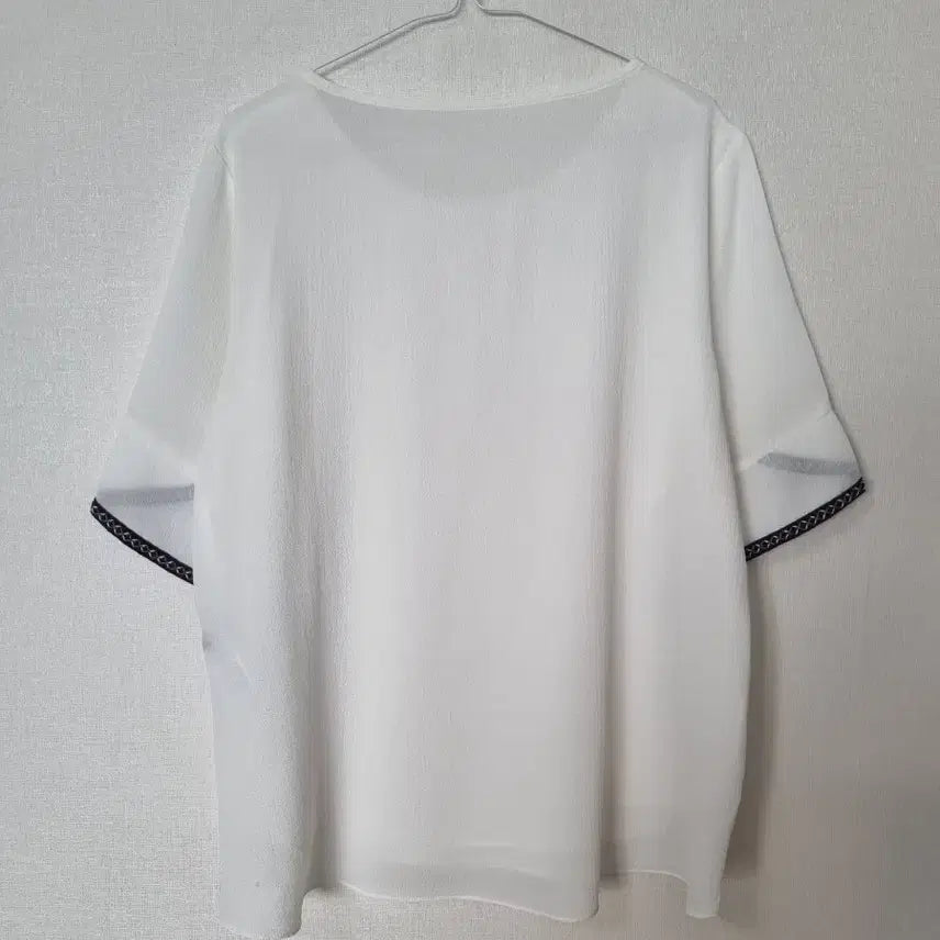 [BUNJANG] Wide Round Neck Blouse / 와이드 라운드넥 블라우스 77.88