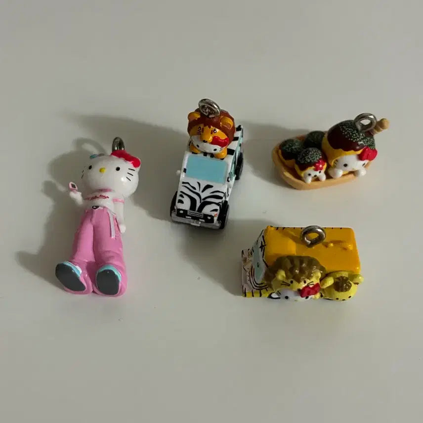 [BUNJANG] Vintage Hello Kitty Strap Bundle / 고전 키티 스트랩 알맹이 4개 일괄