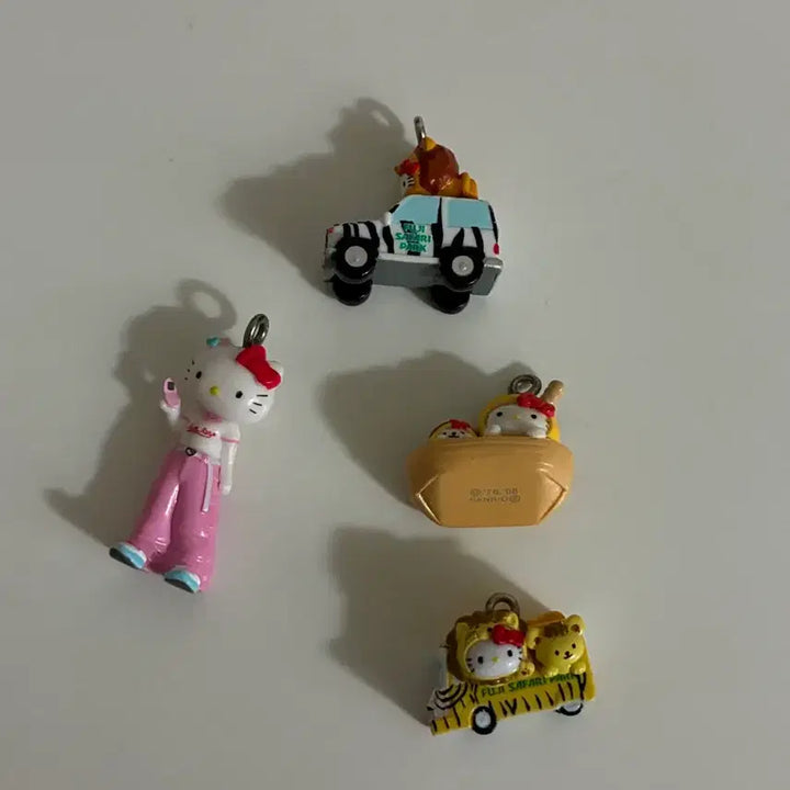 [BUNJANG] Vintage Hello Kitty Strap Bundle / 고전 키티 스트랩 알맹이 4개 일괄