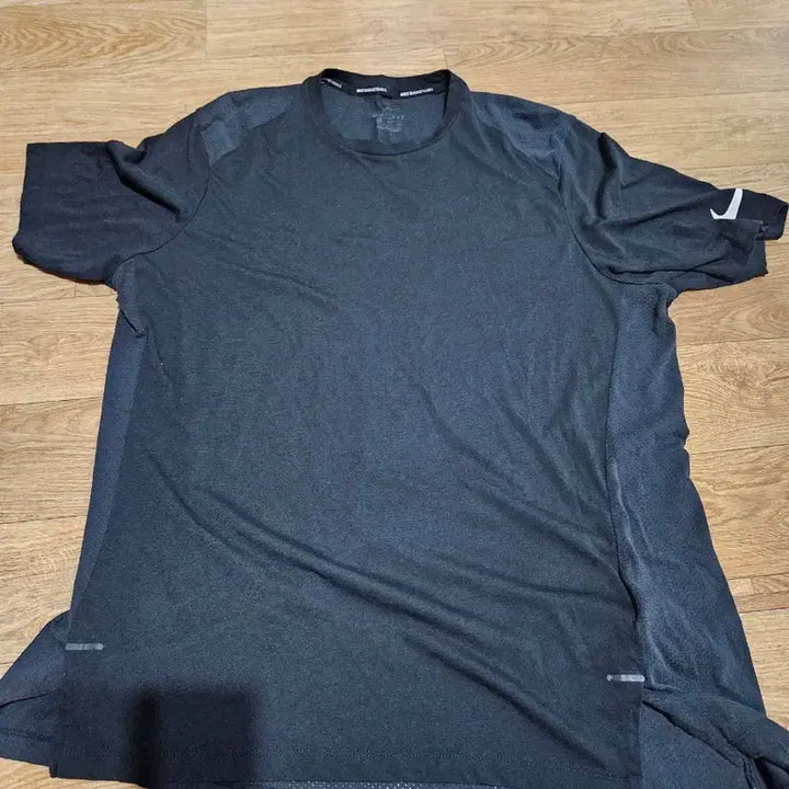 [BUNJANG] Nike Dri-FIT Black Functional Short Sleeve T-Shirt 110 / 나이키 드라이핏 블랙 기능성 반팔티셔츠110