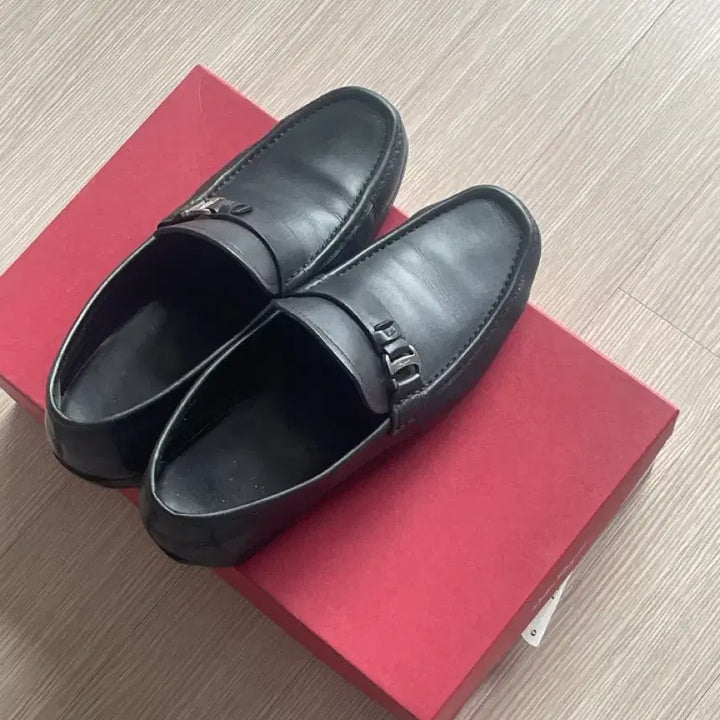 [SOLD OUT] 페라가모 남성구두 250mm