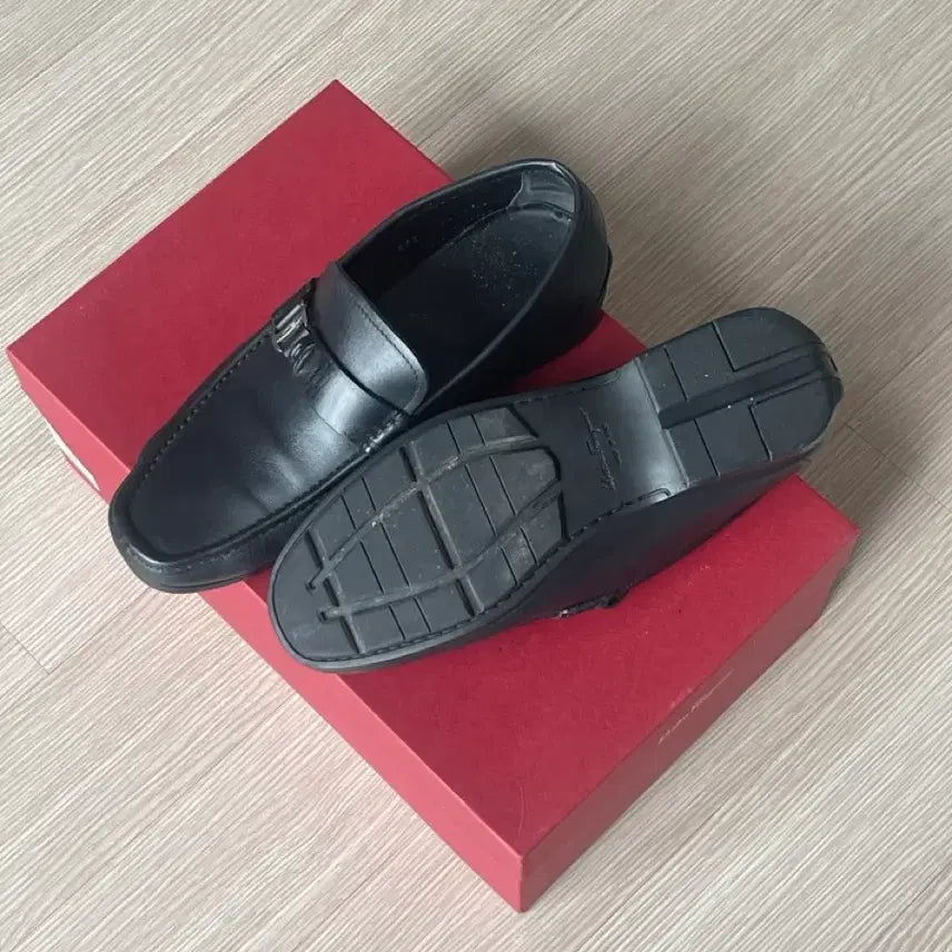 [SOLD OUT] 페라가모 남성구두 250mm