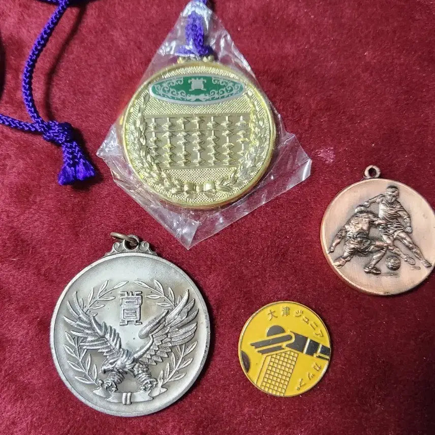[BUNJANG] Assorted Medals (Mathematics, Soccer, Commemorative) / 메달 모음 (수학/축구/기념)