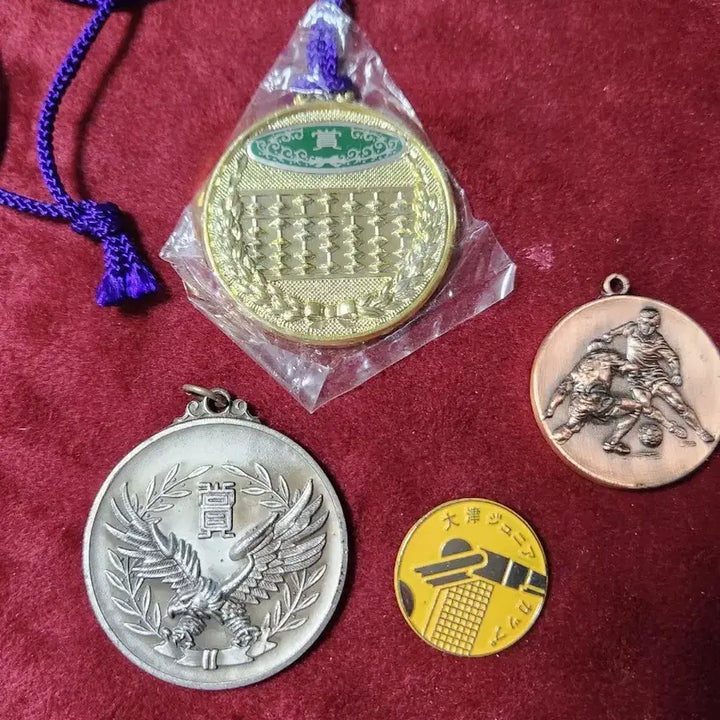 [BUNJANG] Assorted Medals (Mathematics, Soccer, Commemorative) / 메달 모음 (수학/축구/기념)