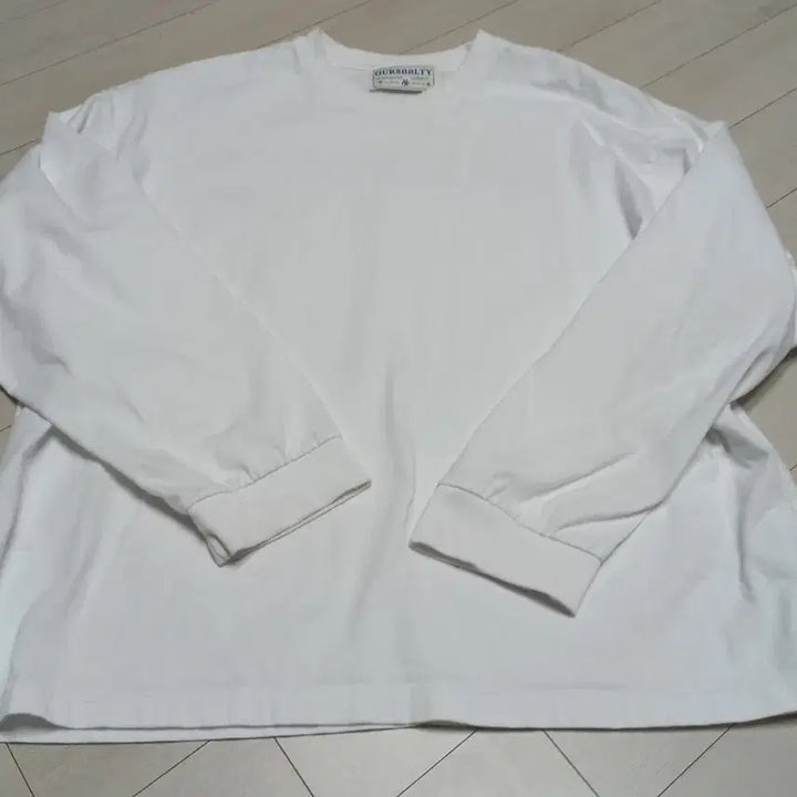 [BUNJANG] OURSSAALTY White Long-Sleeve T-Shirt / OURSSAALTY  흰색 긴팔티셔츠free