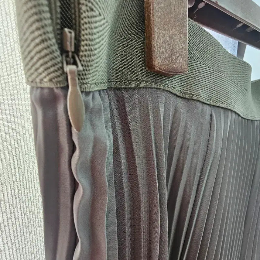 [SOLD OUT] LANVIN 란방 플리츠 스커트 카키색 61