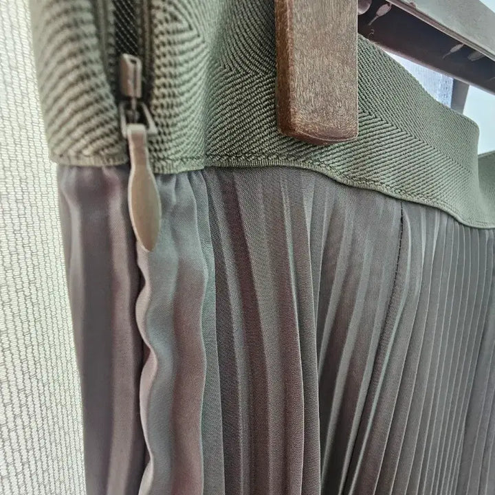 [SOLD OUT] LANVIN 란방 플리츠 스커트 카키색 61