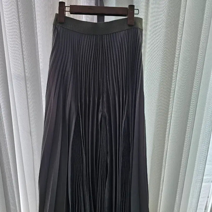 [SOLD OUT] LANVIN 란방 플리츠 스커트 카키색 61