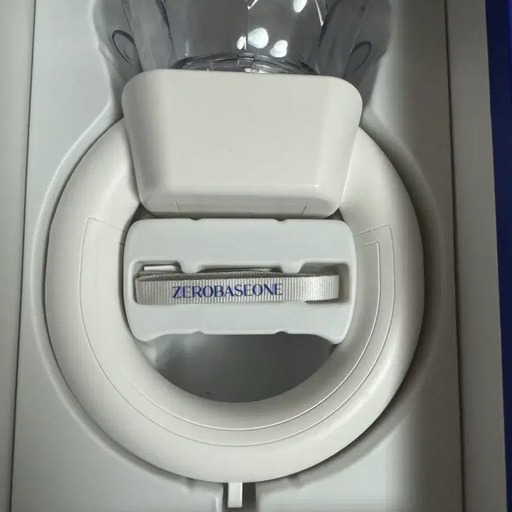 [BUNJANG] ZEROBASEONE Zerobaseone Official Lightstick / 제로베이스원 제로링 응원봉 양도합니다!! (덤 포함)