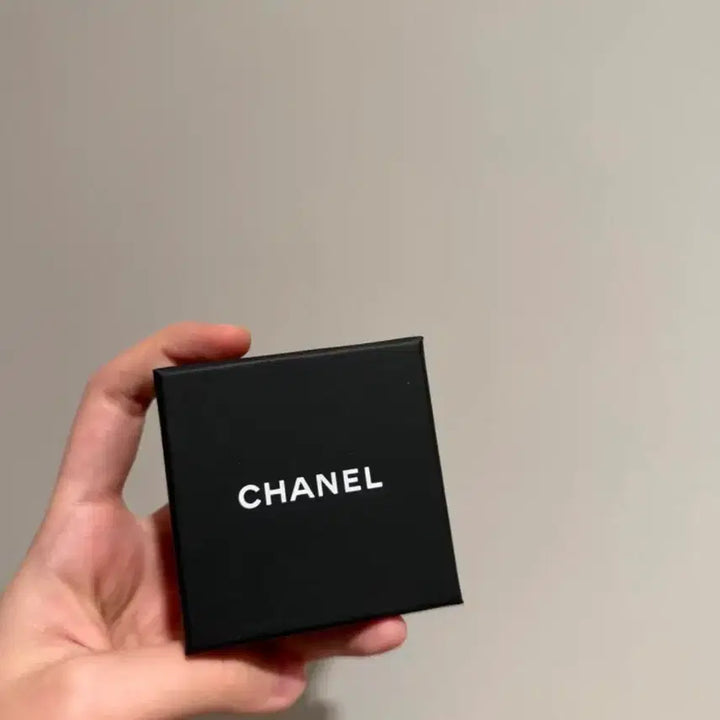 [BUNJANG] Chanel Coco Mark Ribbon Chain Earrings / 샤넬 코코마크 피어스 리본 체인