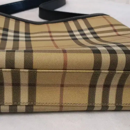 [BUNJANG] Burberry Classic Check Hobo Bag / 버버리 클래식 체크  호보백