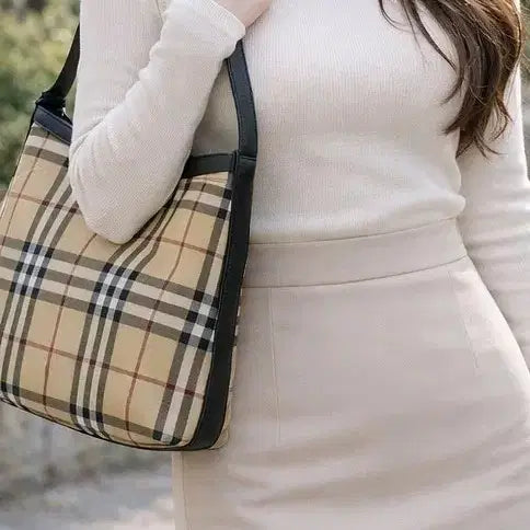 [BUNJANG] Burberry Classic Check Hobo Bag / 버버리 클래식 체크  호보백