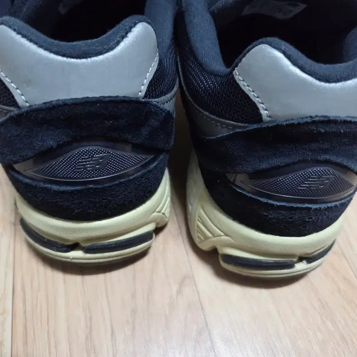 [SOLD OUT] 뉴발 2002 255 팝니다