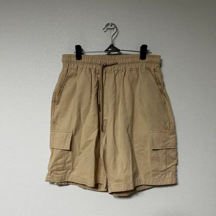 [BUNJANG] Beige Cargo Shorts / 베이지색 카고 반바지
