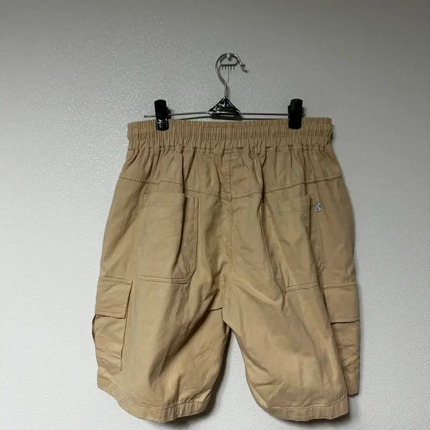 [BUNJANG] Beige Cargo Shorts / 베이지색 카고 반바지