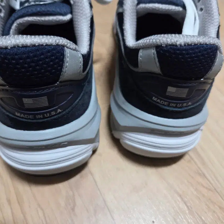 [SOLD OUT] 뉴발 990v6 255 팝니다
