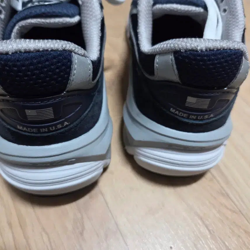 [SOLD OUT] 뉴발 990v6 255 팝니다