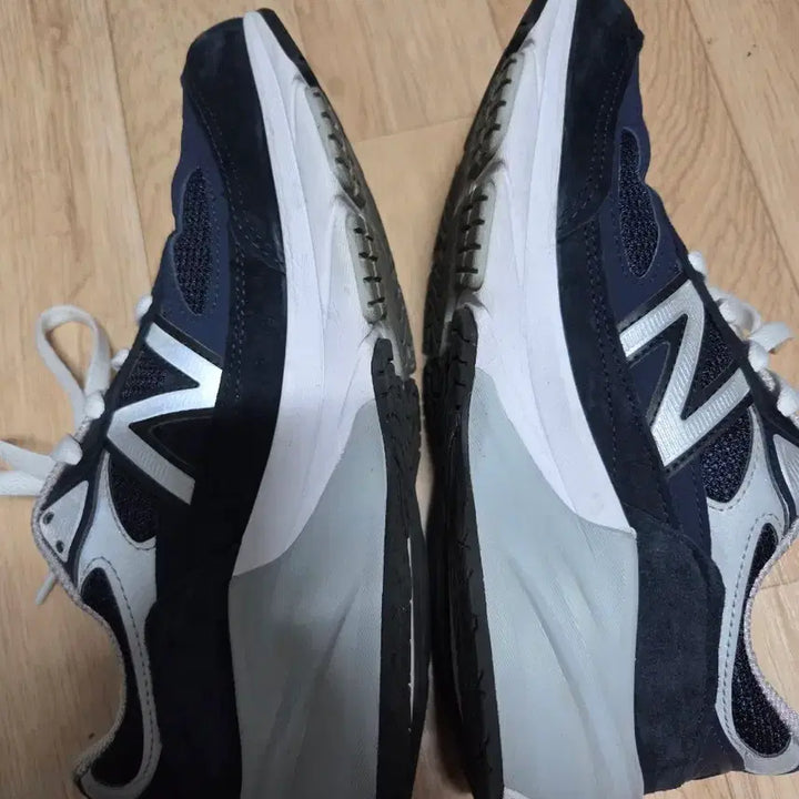 [SOLD OUT] 뉴발 990v6 255 팝니다