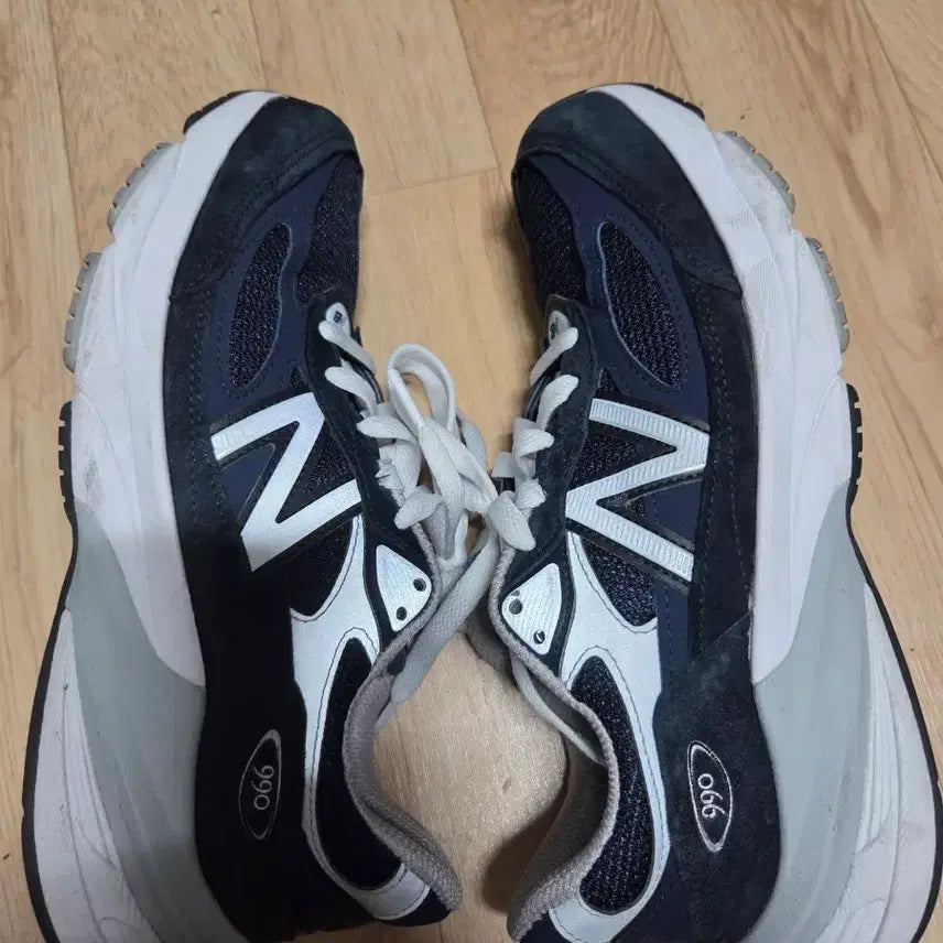 [SOLD OUT] 뉴발 990v6 255 팝니다