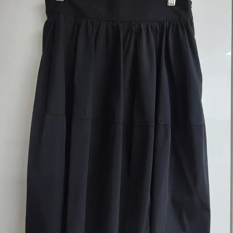 [BUNJANG] Prada Black Midi Skirt / 프라다원단 블랙 미디 스커트(새상품)