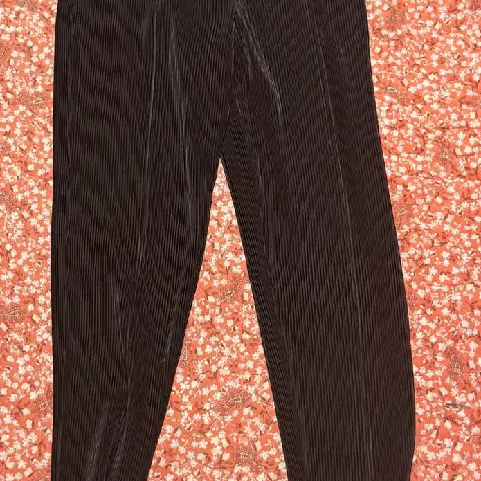[BUNJANG] Rapinato Etoile (Volante) Pleated Set 52 / 라피나토에뚜알(볼란테) 플리츠 상하의 52사이즈