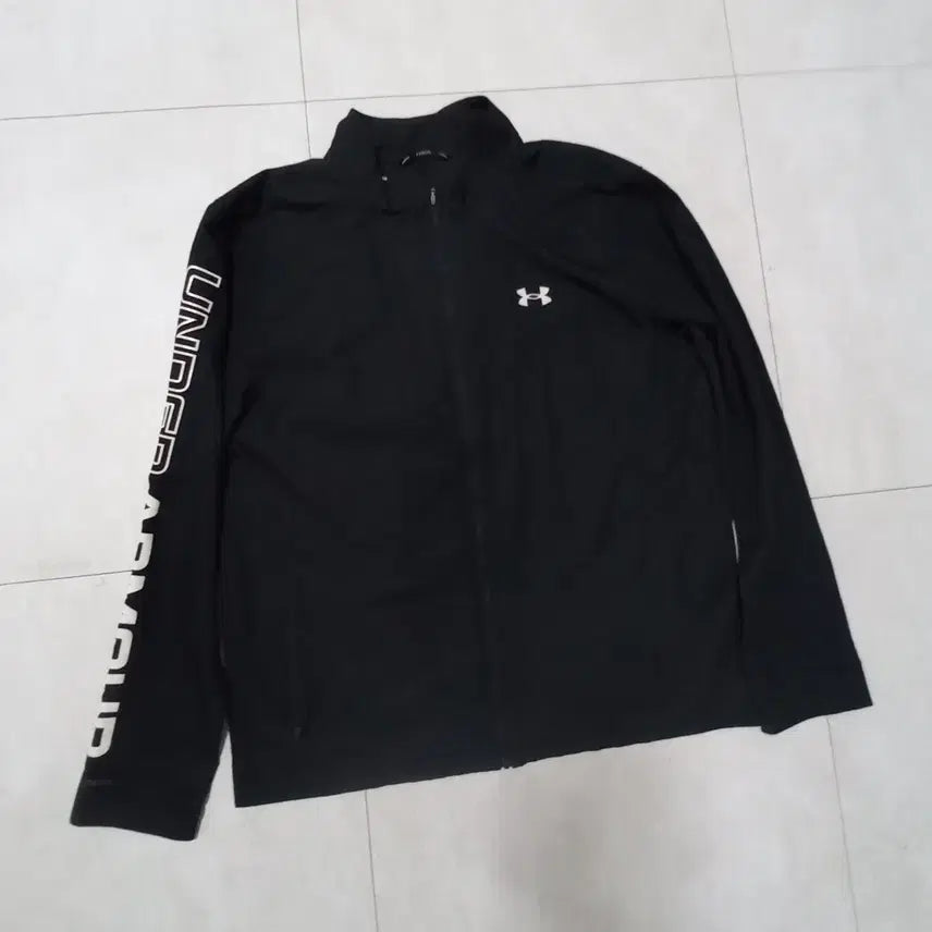 [SOLD OUT] 언더아머 블랙 트레이닝 바람막이 자켓