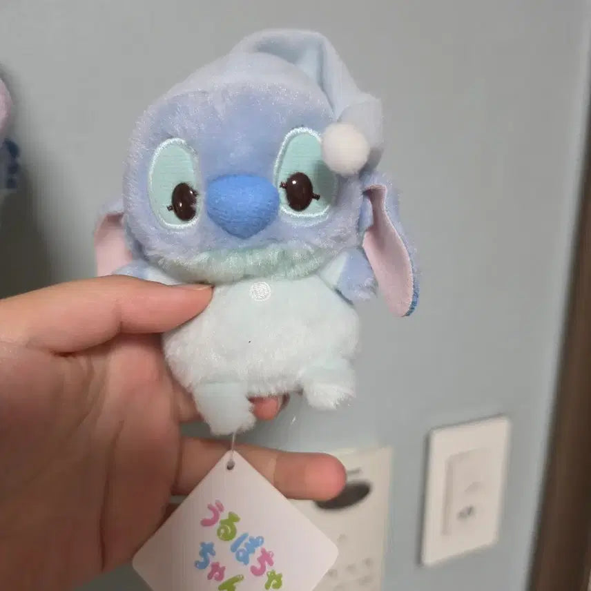 [BUNJANG] Disney Store Stitch Day Urupocha-chan Pajamas Stitch Plush Doll / 밀본 디즈니스토어 스티치데이 우루포챠쨩 잠옷 스티치 인형