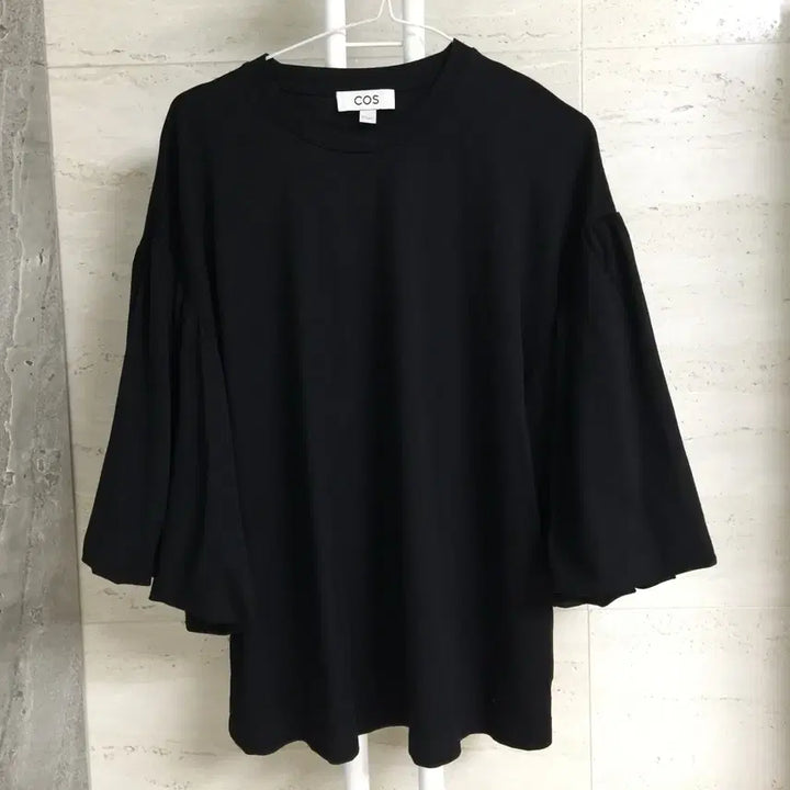 [BUNJANG] COS Black Puff Sleeve T-Shirt / COS 코스 퍼프  슬리브 티셔츠 S