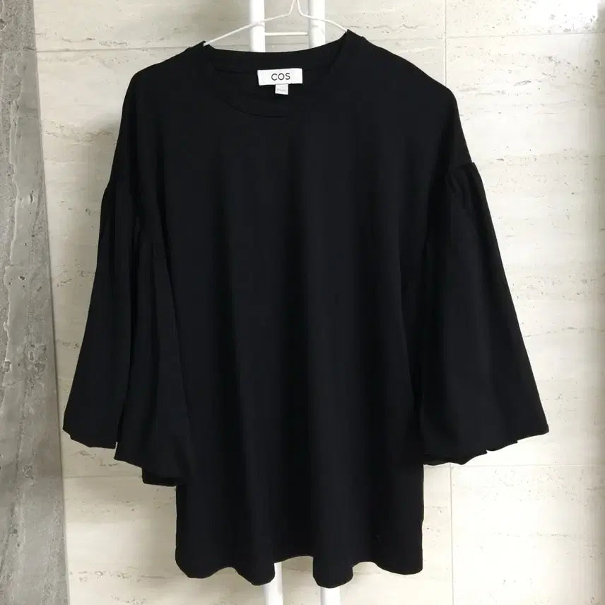 [BUNJANG] COS Black Puff Sleeve T-Shirt / COS 코스 퍼프  슬리브 티셔츠 S
