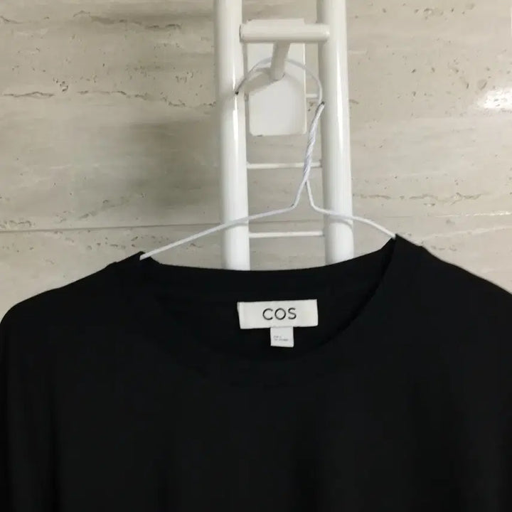[BUNJANG] COS Black Puff Sleeve T-Shirt / COS 코스 퍼프  슬리브 티셔츠 S