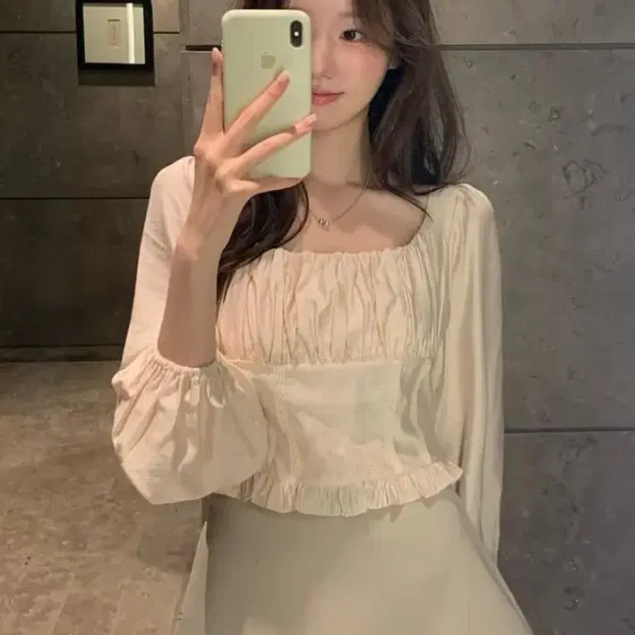 [SOLD OUT] 르브아 벨라 블라우스