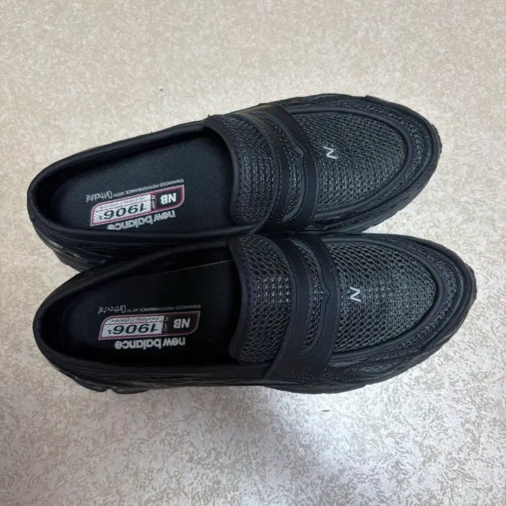 [BUNJANG] New Balance 1906L Black Top Phantom Sneakers / 뉴발란스 1906L 블랙 탑 팬텀 275