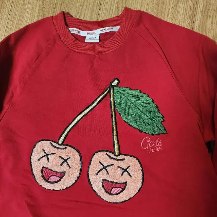 [BUNJANG] GCDS Junior Kids Cherry Embroidered Sweatshirt (Age 12) / GCDS 주니어 키즈 체리 자수 맨투맨 12세