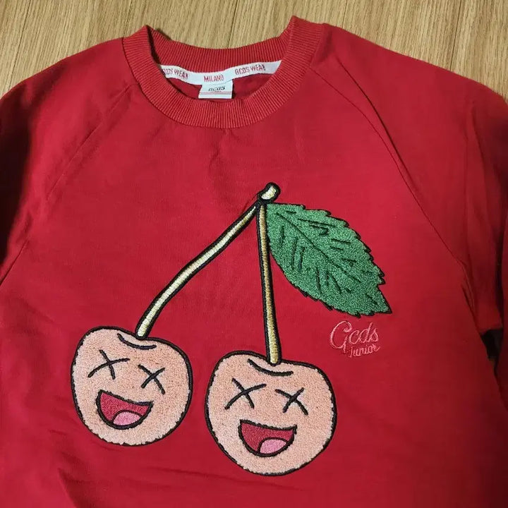 [BUNJANG] GCDS Junior Kids Cherry Embroidered Sweatshirt (Age 12) / GCDS 주니어 키즈 체리 자수 맨투맨 12세