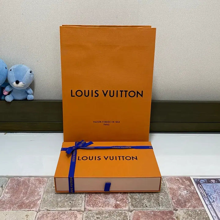 [BUNJANG] Louis Vuitton Gift Box with Ribbon and Shopping Bag / 루이비통 장지갑박스(24.5x13.5x4.5)+리본+쇼핑백