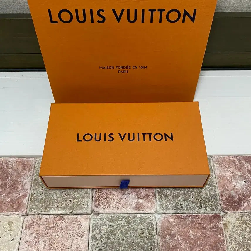 [BUNJANG] Louis Vuitton Gift Box with Ribbon and Shopping Bag / 루이비통 장지갑박스(24.5x13.5x4.5)+리본+쇼핑백