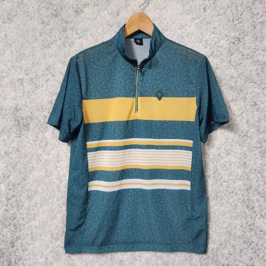 [BUNJANG] Aveka Functional Half-Zip Short-Sleeve T-Shirt (Size 100) / 212A [100] Aveka 기능성 반팔 반집업 티셔츠