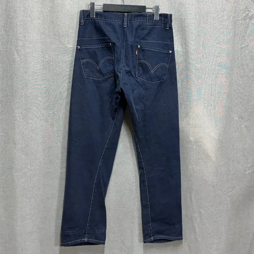 [SOLD OUT] [31] 리바이스 엔지니어드 진 데님팬츠 청바지