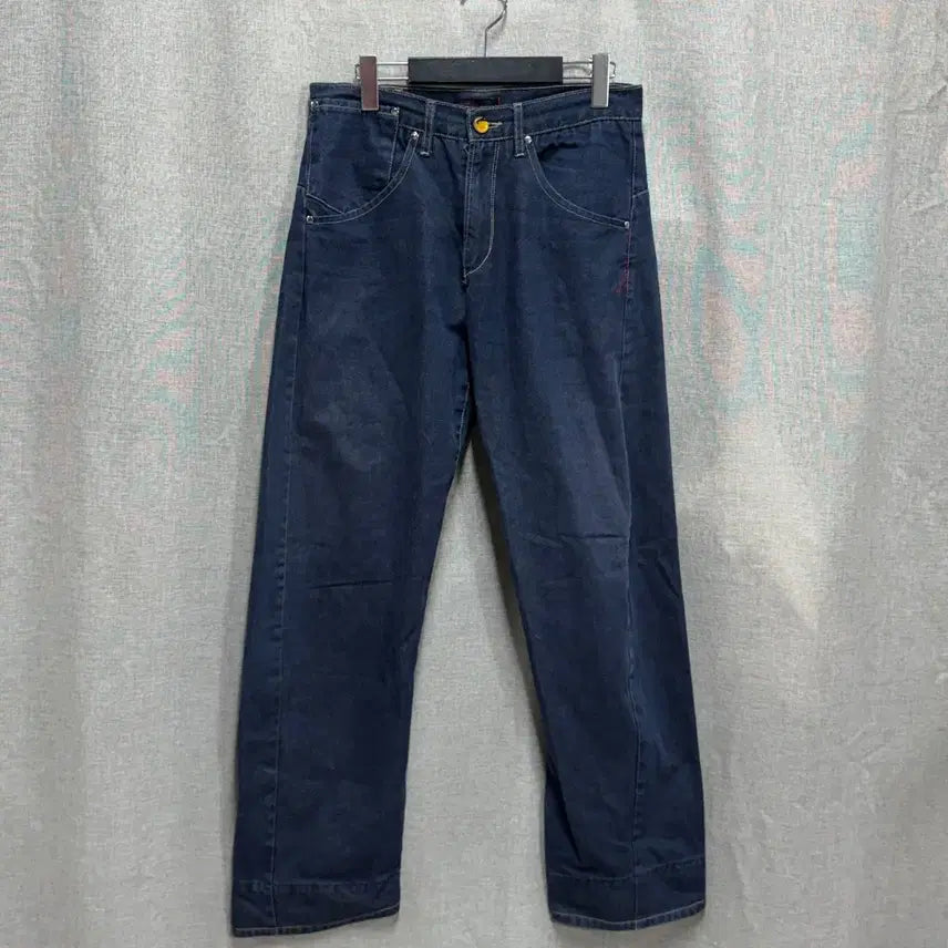 [SOLD OUT] [31] 리바이스 엔지니어드 진 데님팬츠 청바지