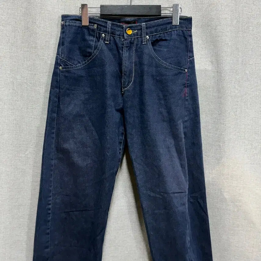 [SOLD OUT] [31] 리바이스 엔지니어드 진 데님팬츠 청바지